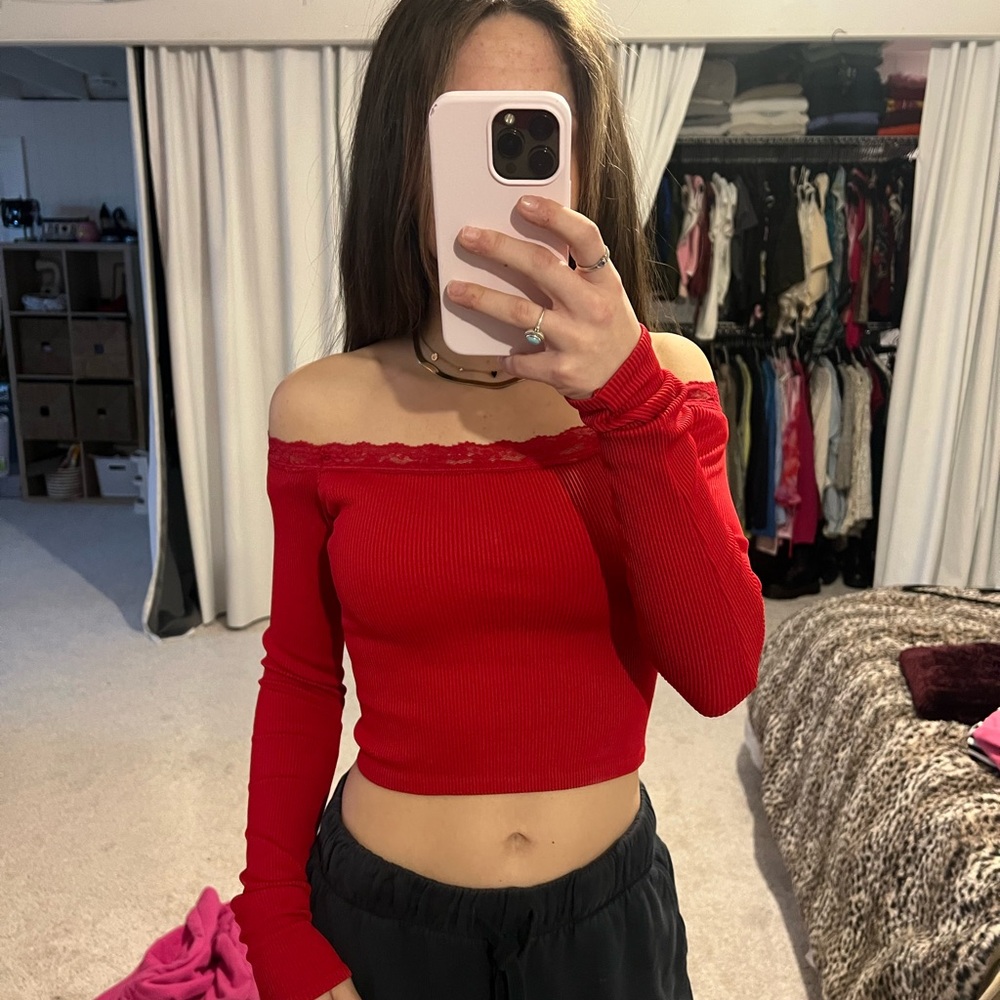 NWT Urban Oufitters Off-Shoulder Ribbed Lace-Trim top - Red